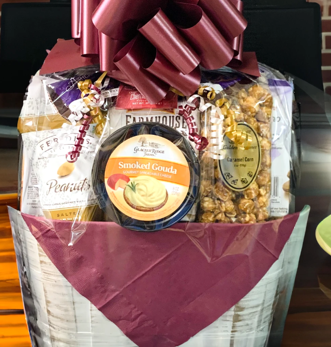 Large Basic Classic Gift Basket
