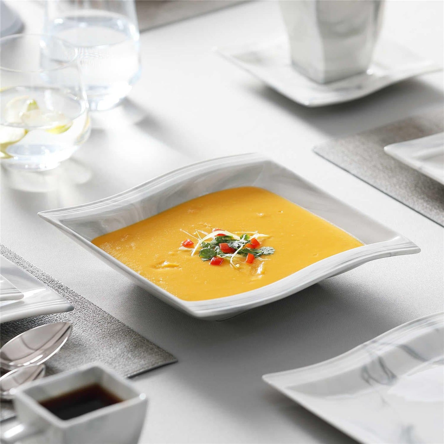 Classy 30 Piece Dinnerware Set