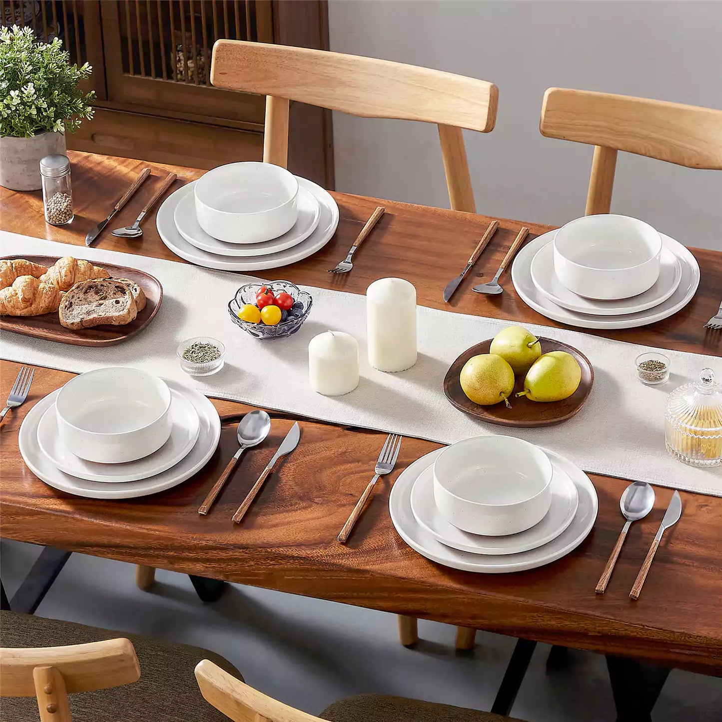 24 Piece Stoneware Dinnerware Set for 8