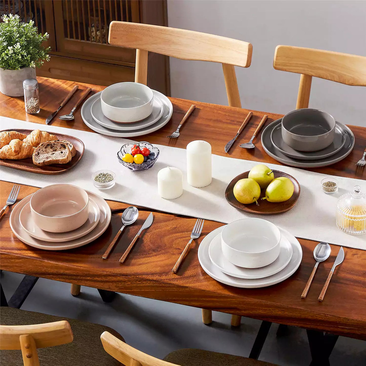 French Country 24 Piece Dinnerware Service for 4