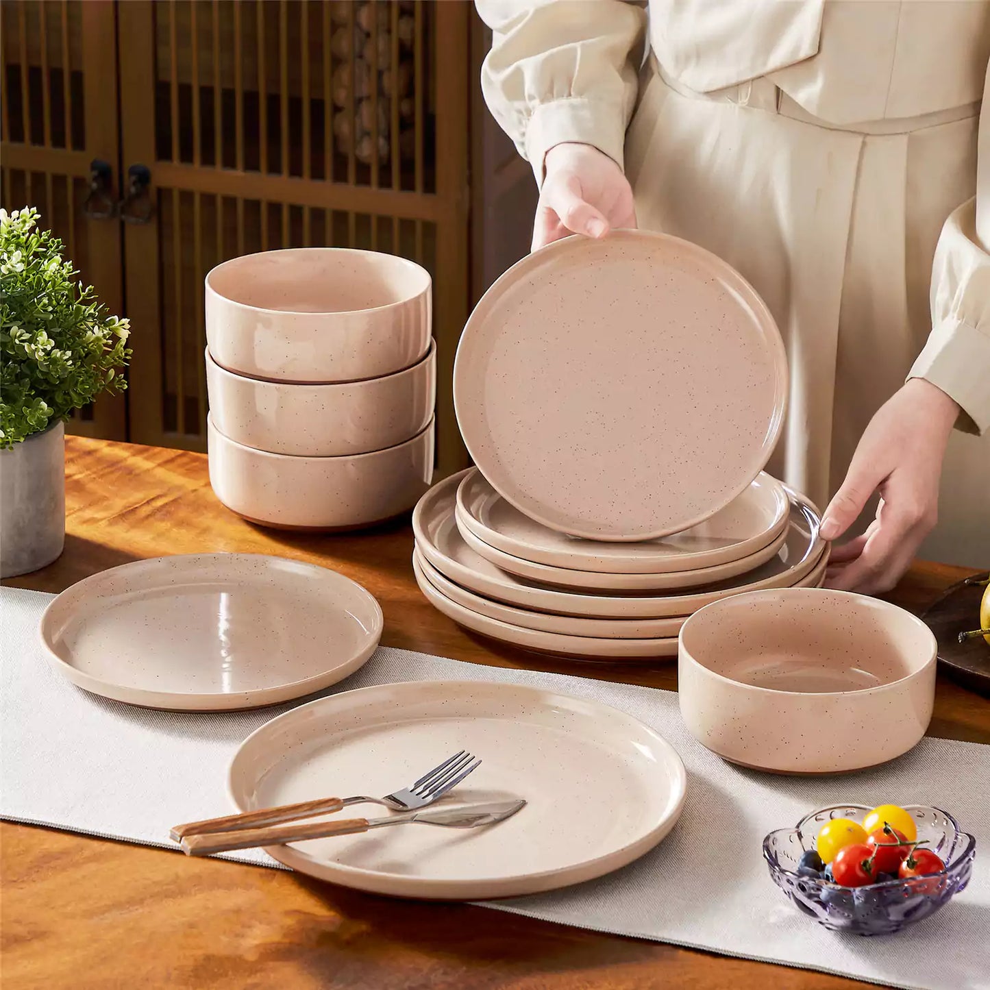 24 Piece Stoneware Dinnerware Set for 8