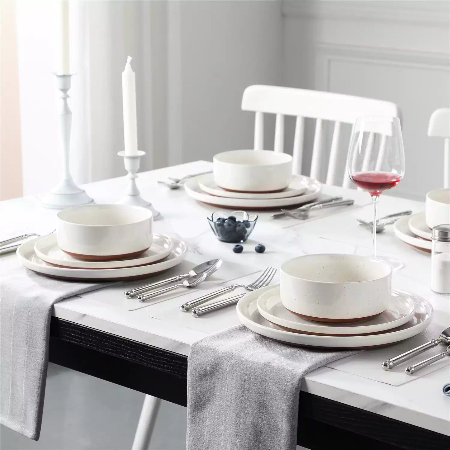 Chic Stoneware 18 Piece Dinnerware Set