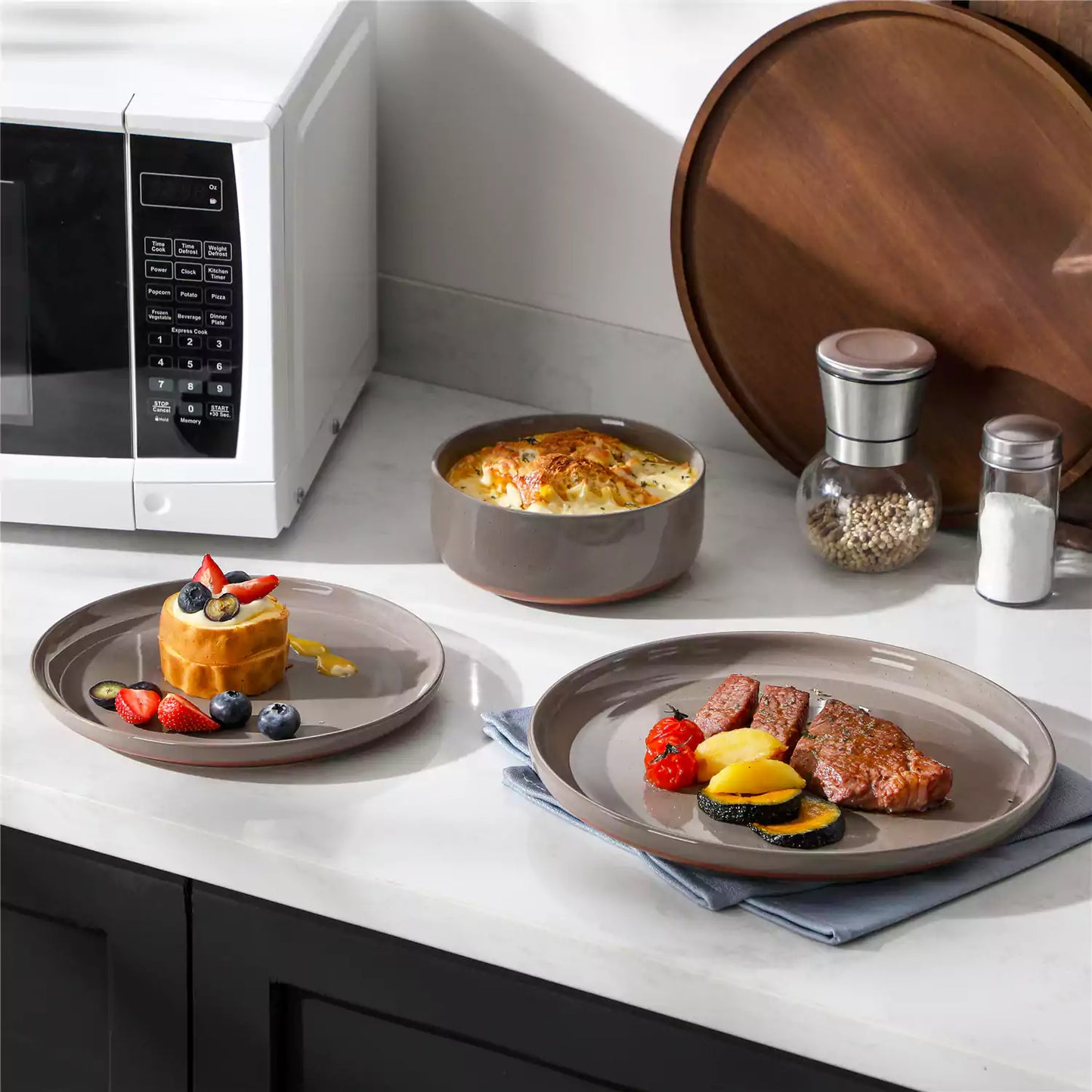 Chic Stoneware 18 Piece Dinnerware Set