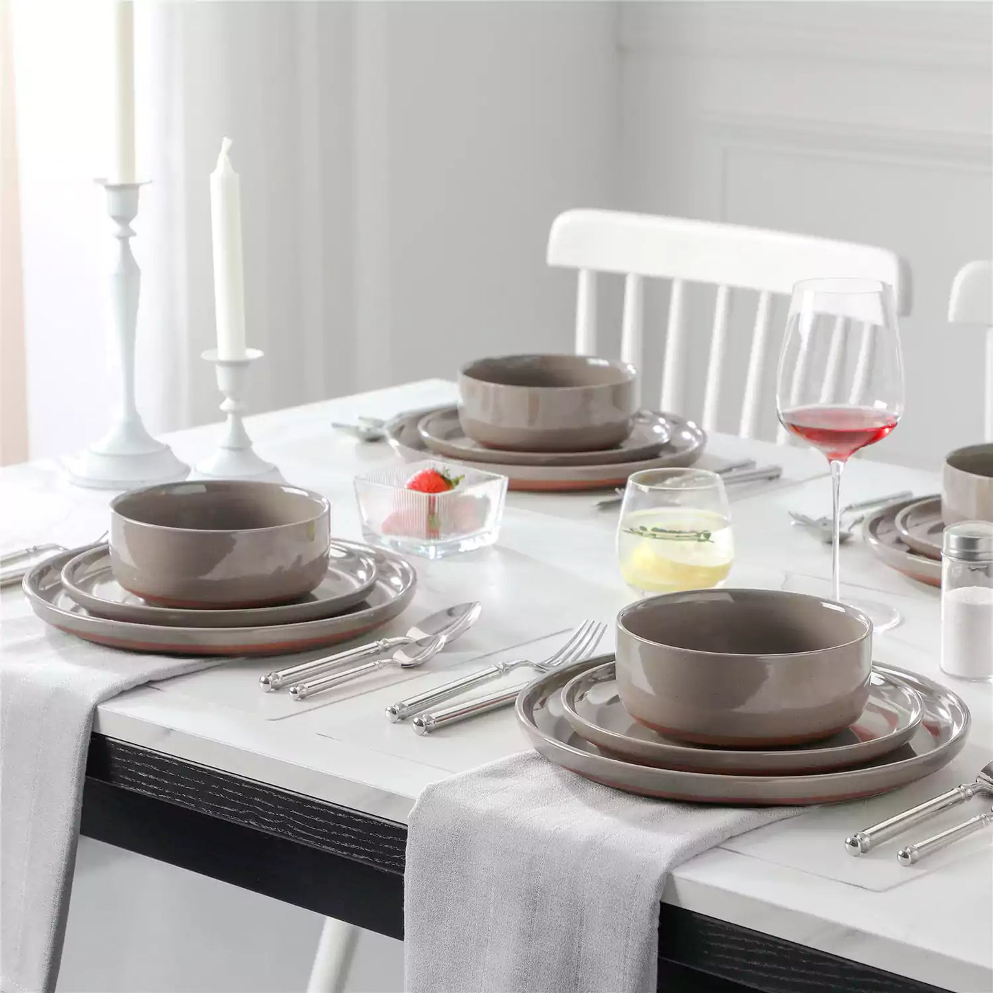 Chic Stoneware 18 Piece Dinnerware Set