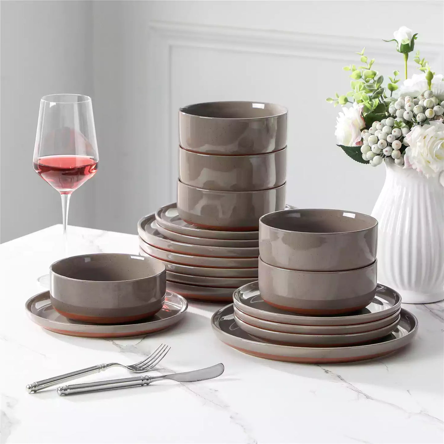 Chic Stoneware 18 Piece Dinnerware Set