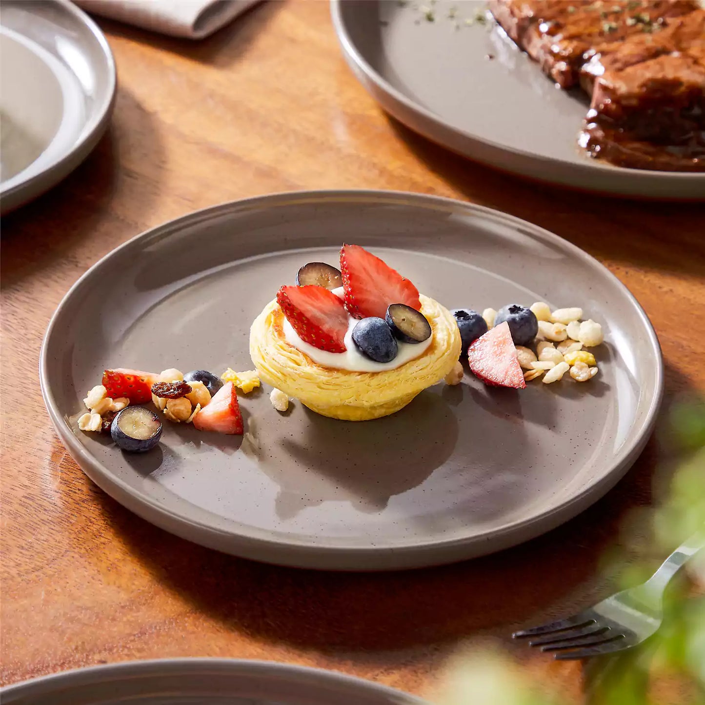 Farmhouse 18 Piece Stoneware Dinnerware Set, serves 6