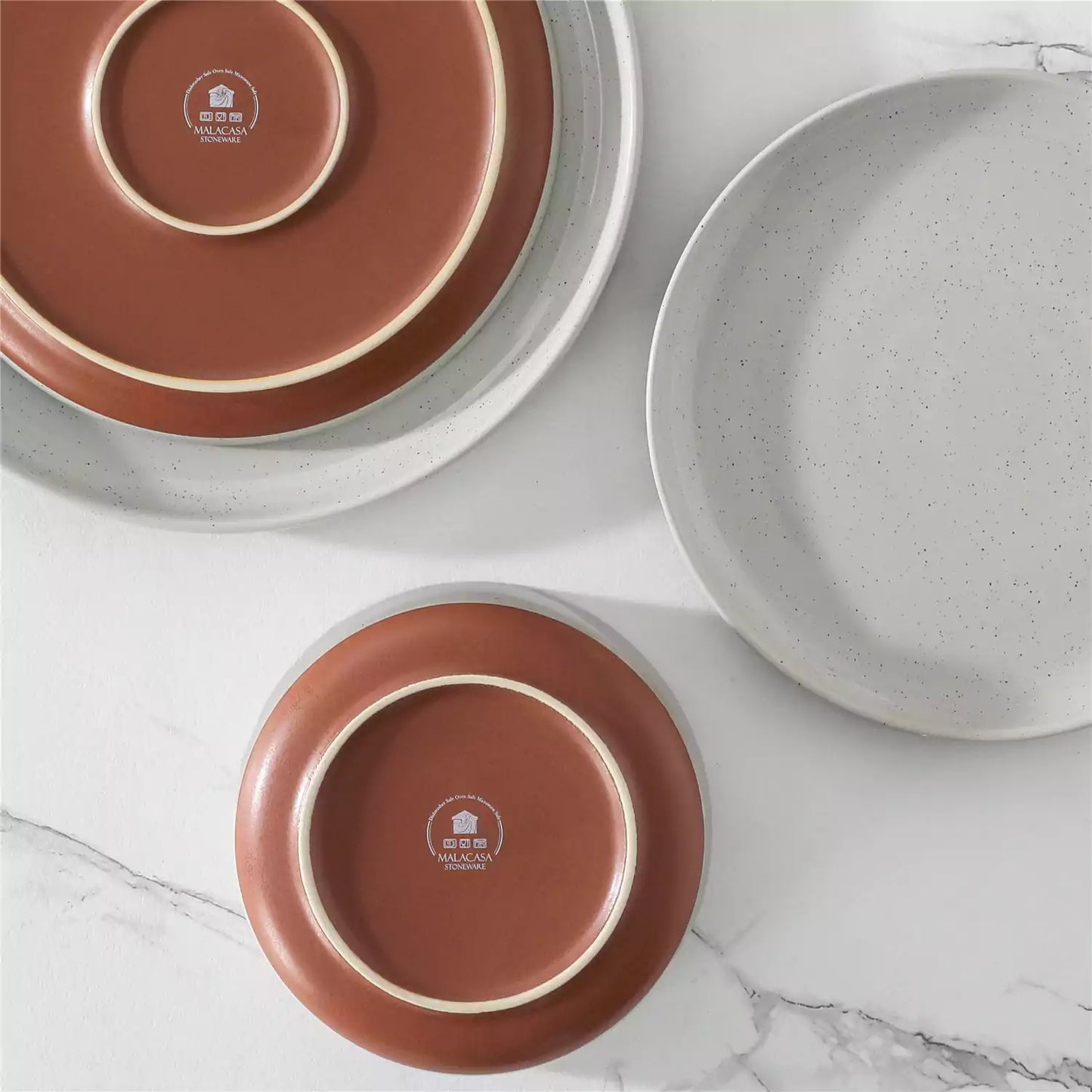 Chic Stoneware 18 Piece Dinnerware Set